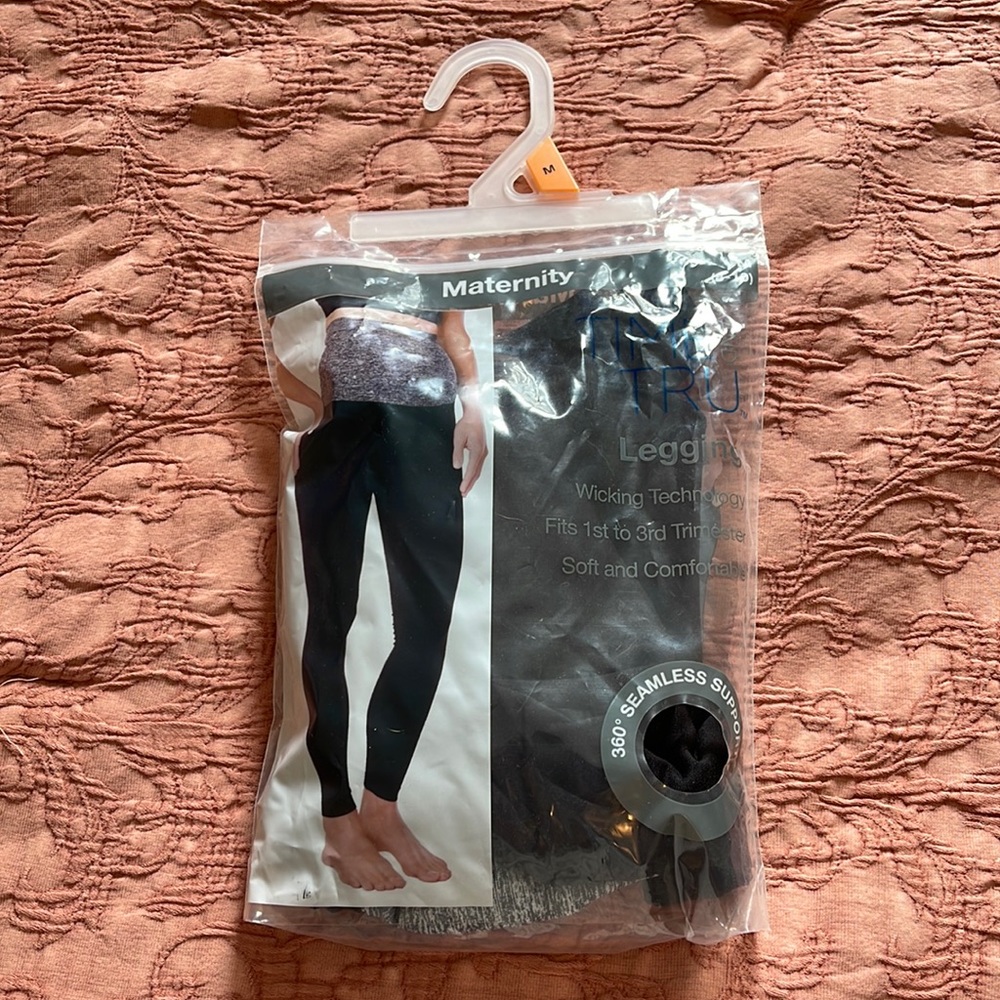 Brand new maternity leggings size medium